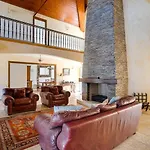 Grande Com Piscina Privada | Villa