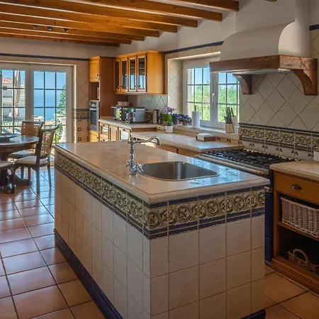 Martinho - Piscina E Vista Mar, By Hopstays *