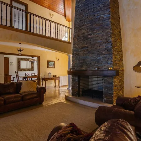 Villa Martinho - Piscina E Vista Mar, By Hopstays *