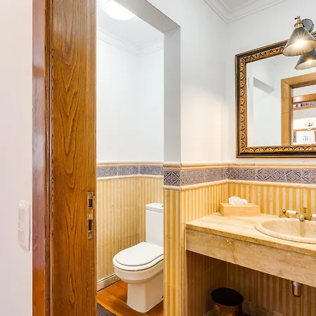 Grande Com Piscina Privada |