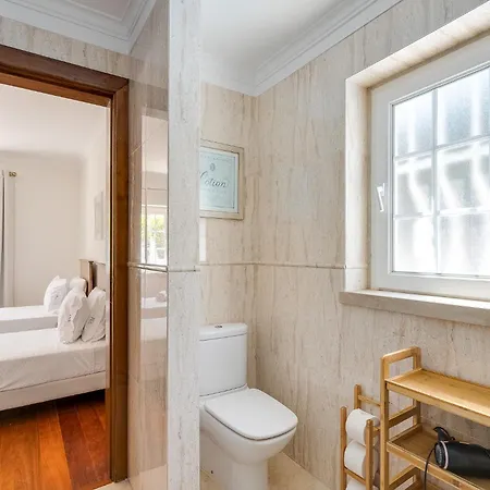 Villa Grande Com Piscina Privada | *