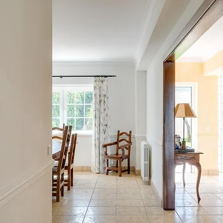 Grande Com Piscina Privada | *