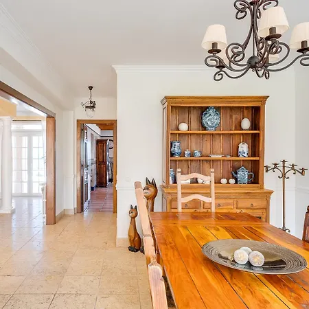 Martinho - Piscina E Vista Mar, By Hopstays *