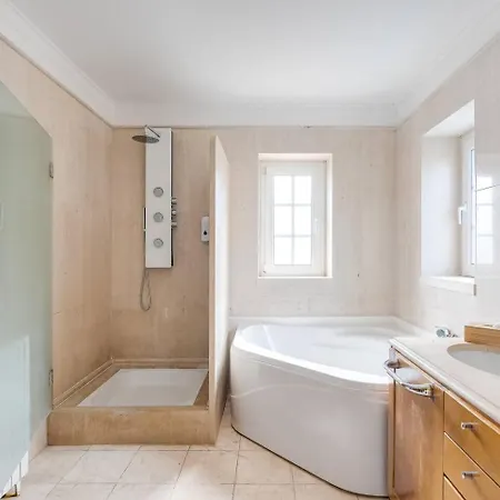 Grande Com Piscina Privada | Ericeira