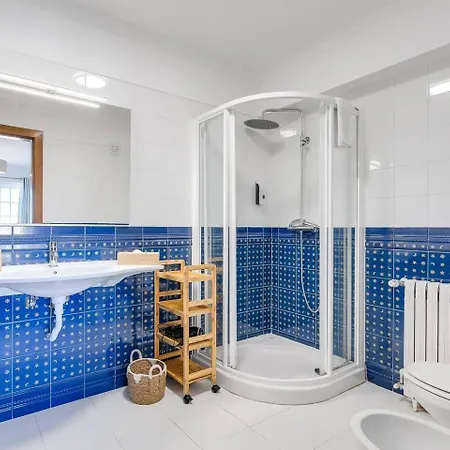 Grande Com Piscina Privada | Willa