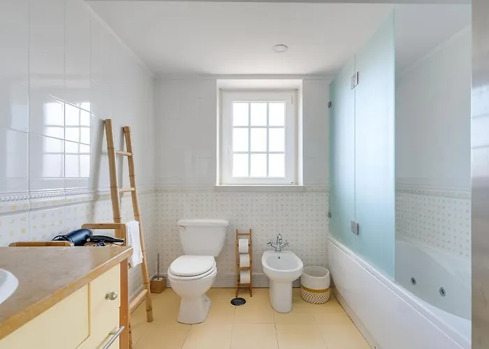 Grande Com Piscina Privada | * Ericeira