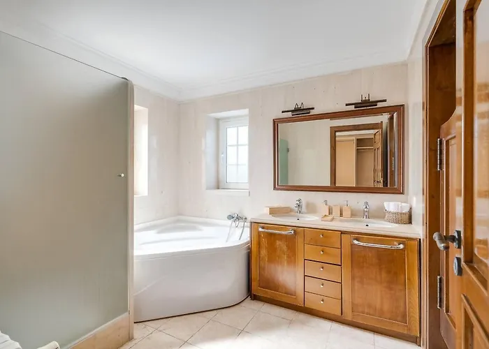 Villa Grande Com Piscina Privada |