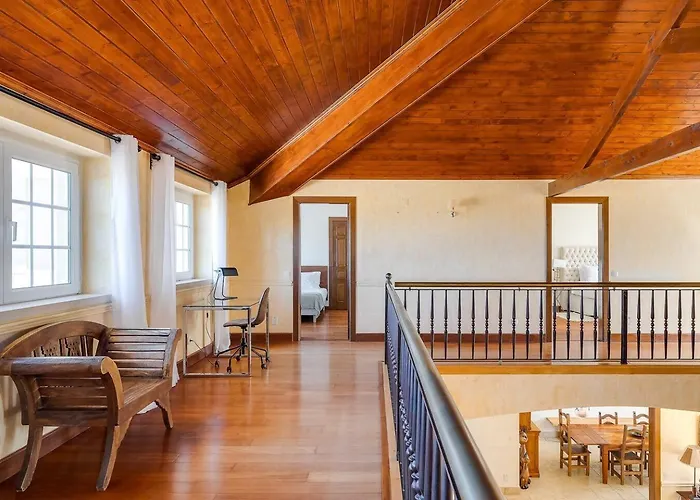 Grande Com Piscina Privada | Villa