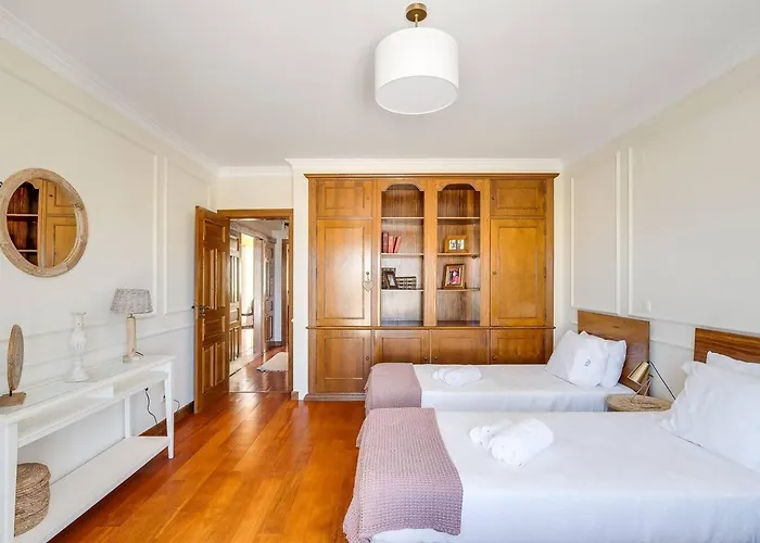 Villa Grande Com Piscina Privada |